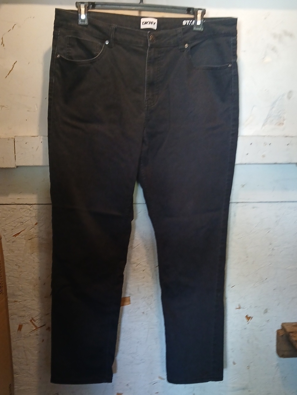 DKNY Mens Slim Black Stanton Fit Jeans Jeans Size 38W 32L